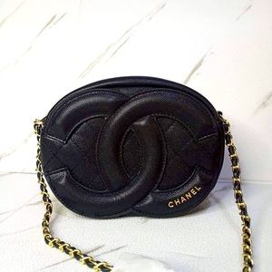 Cute small chic handbag.